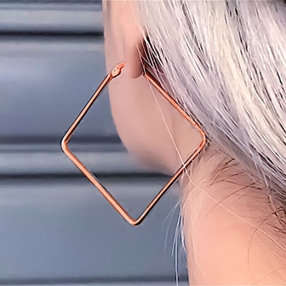 🔴𝟭𝟬/$𝟮𝟱🔴NEW Large Square Hoop Earrings - Picture 10 of 15
